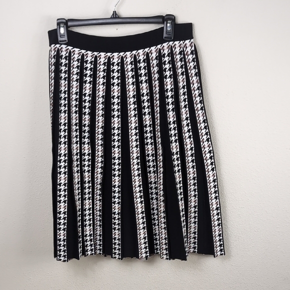 Aleezxa Paris Houndstooth Knit Pleated Skirt Button-Front Skirt - Picture 5 of 15